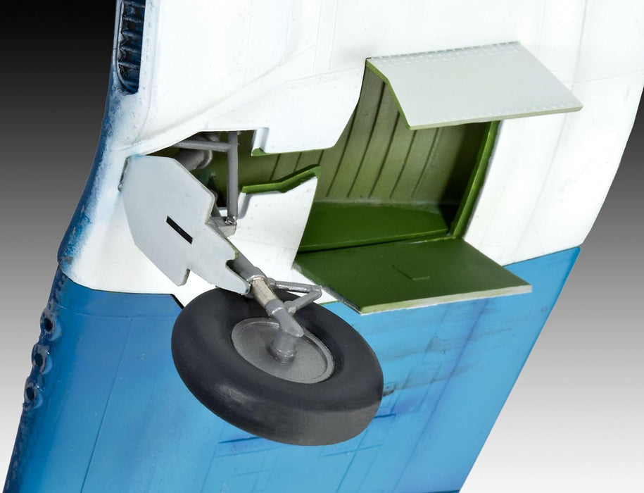 REVELL 04781 - Vought F4U-1A Corsair 1:32 Scale Model Plane